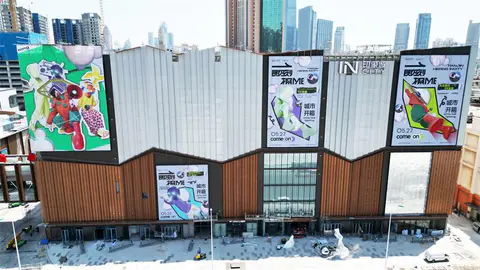 2023.5.10日 和平印象城外延墙体灯箱制作 实景图