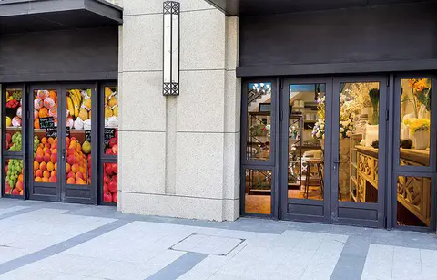2021.5.11日 上东金茂府道闸及商业街门窗装饰 效果图